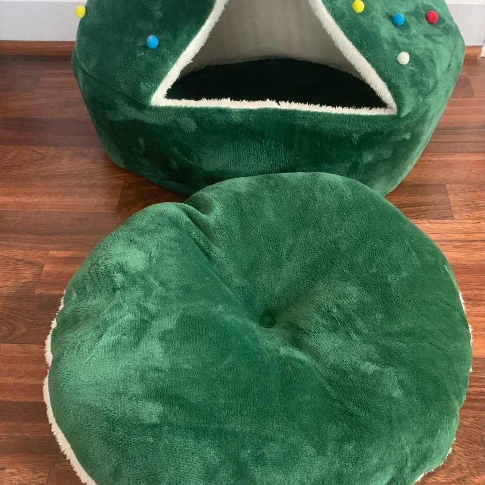 Vibrant Life Christmas Tree Small Pet Bed Padded Holiday Festive RN97168 Cat Dog